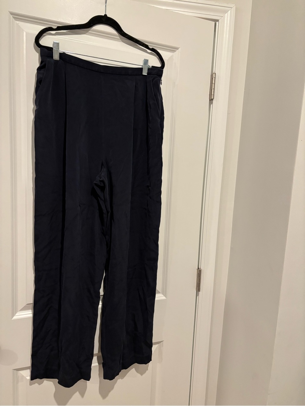 Vintage Valerie Stevens 
Silk trousers / size 14